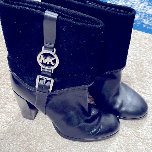 Michael Kors Suede Leather Fold Over Block Heel Boots Size 5.5 - Picture 3 of 7
